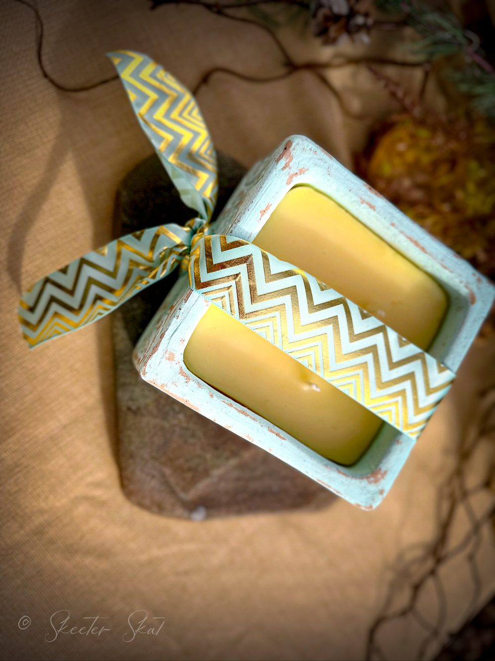 Mosquito Repelling Candles Ceramic Square Turquoise Embossed Bergamont/Ylang Ylang - Image 2