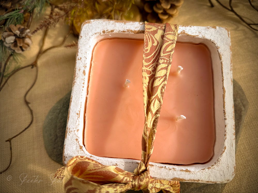 Mosquito Repelling Candles Ceramic Square White Embossed Bergamont/Lavender - Image 3